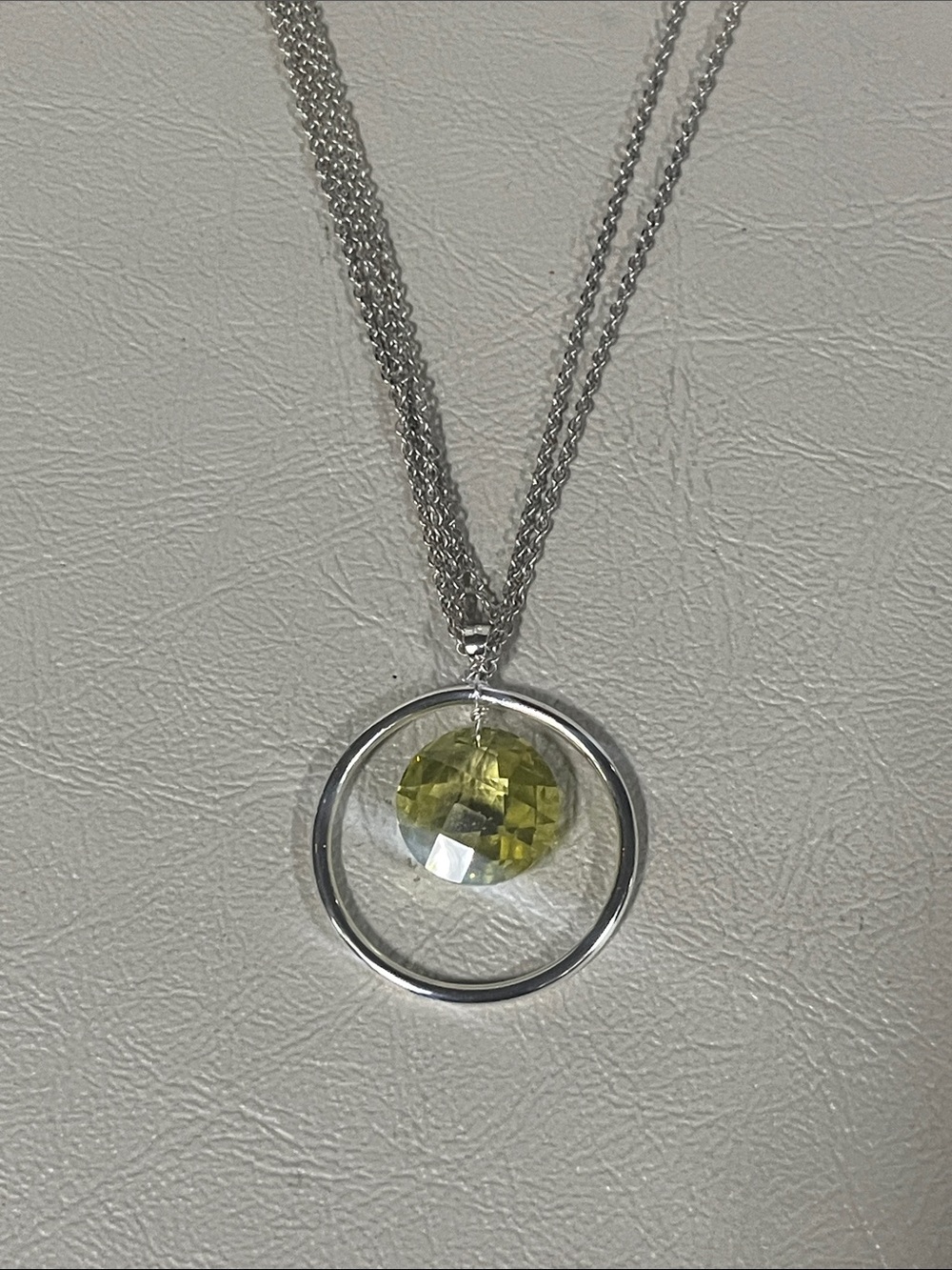 925 Silver chain multi-strand Circle Pendant Necklace with Green/Yellow Gem